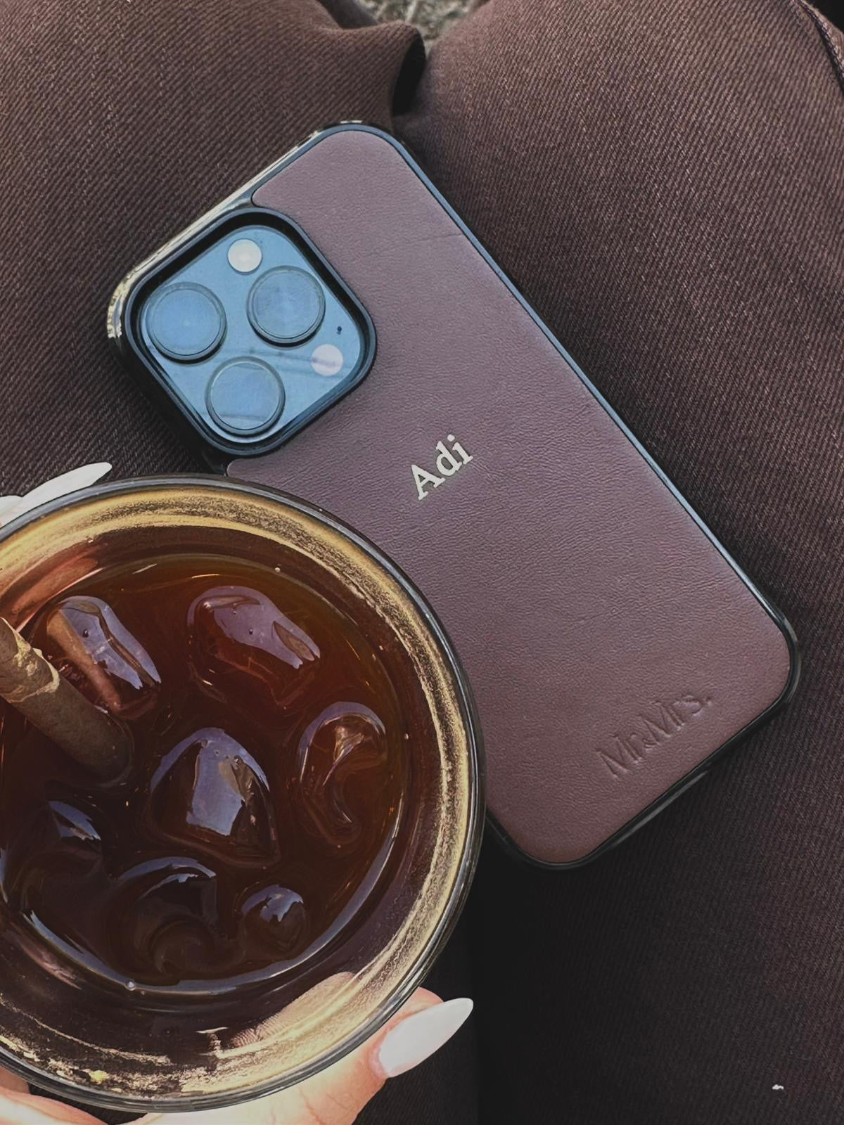 מגן עור חום חלק