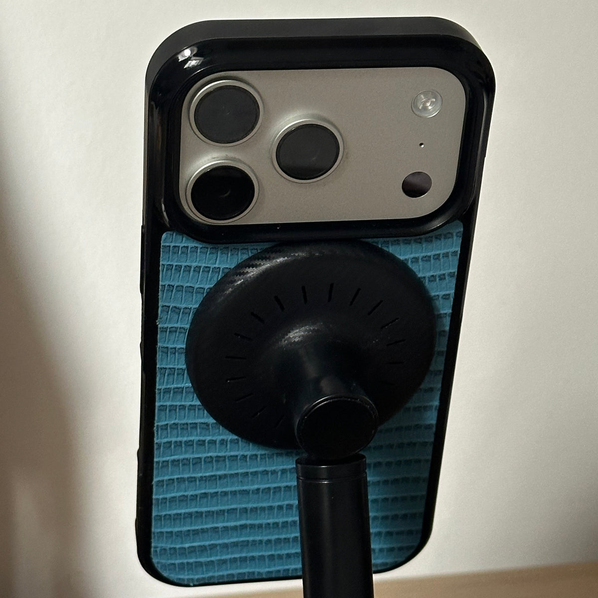 כיסוי לאייפון MagSafe בורדו תנין