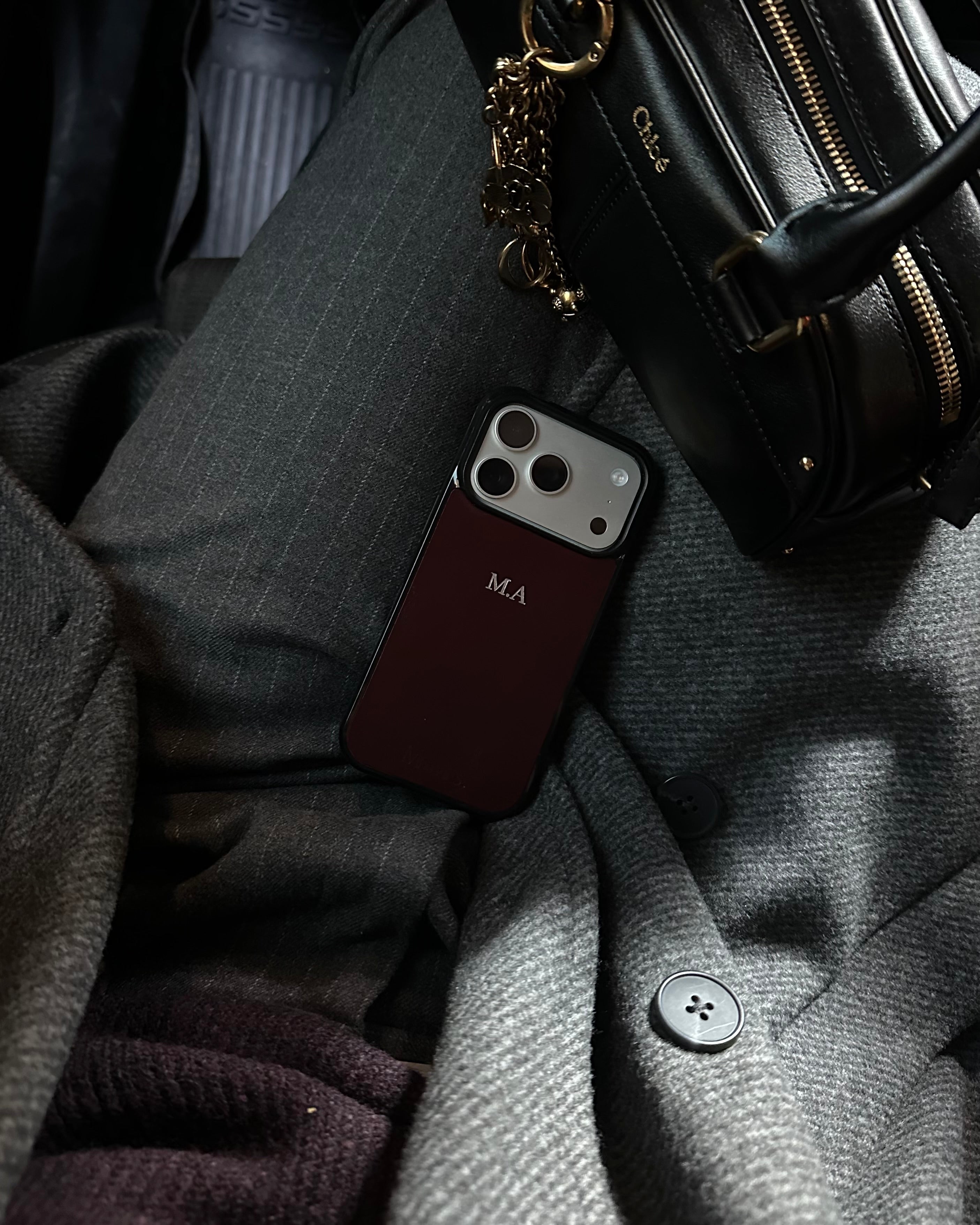 מגן לאייפון בורדו חציל חלק